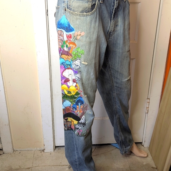 Custom Hand Painted Levi's Jeans Size 32/32 - Picture 6 of 11